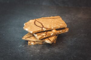 Haselnuss Edelbitter 73%