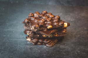 Haselnuss Edelbitter 73%
