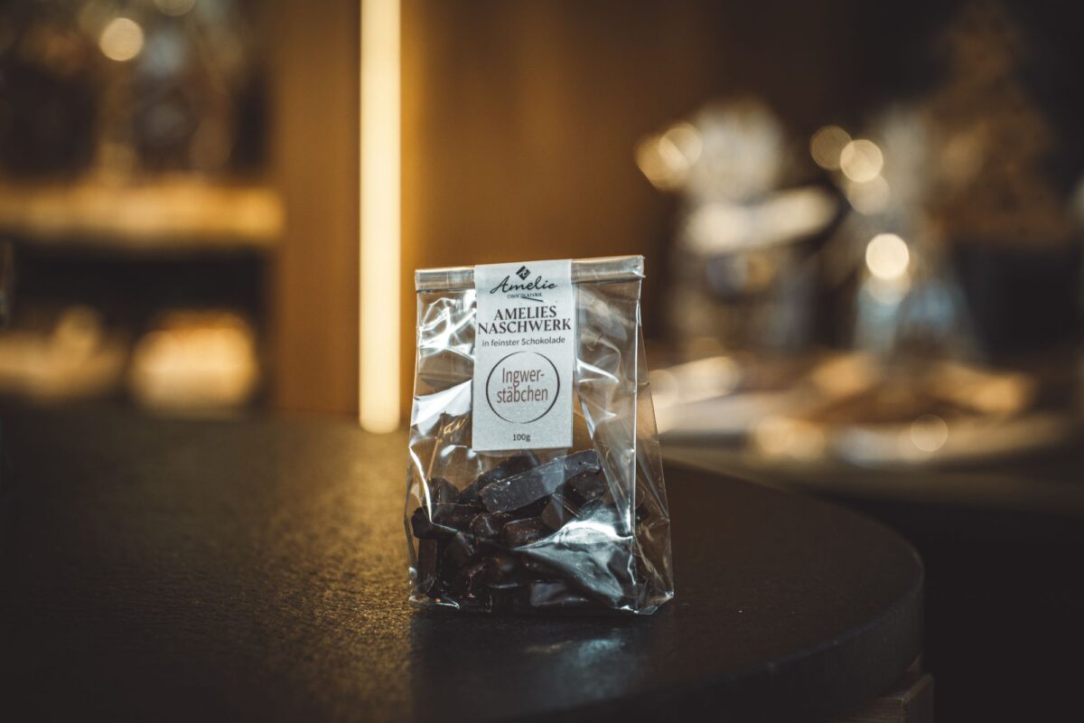 Kandierte Ingwerstäbchen mit Zartbitterschokolade 55%