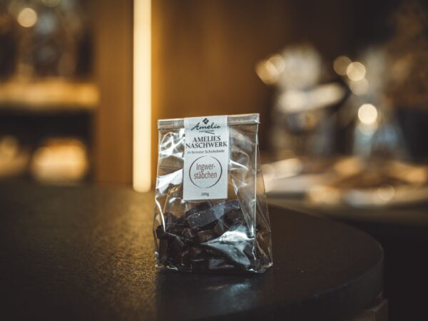 Kandierte Ingwerstäbchen mit Zartbitterschokolade 55%